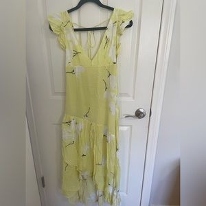 Long light yellow with white flowers floral free People size 2